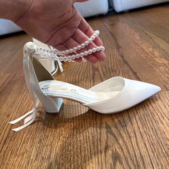 White leather and pearl wedding shoes - Picture 3 of 4